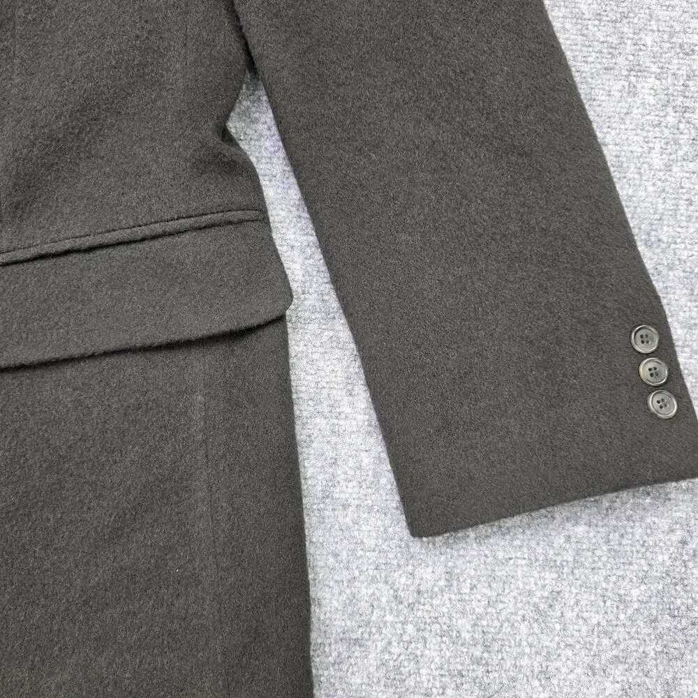 Brooks Brothers up sale